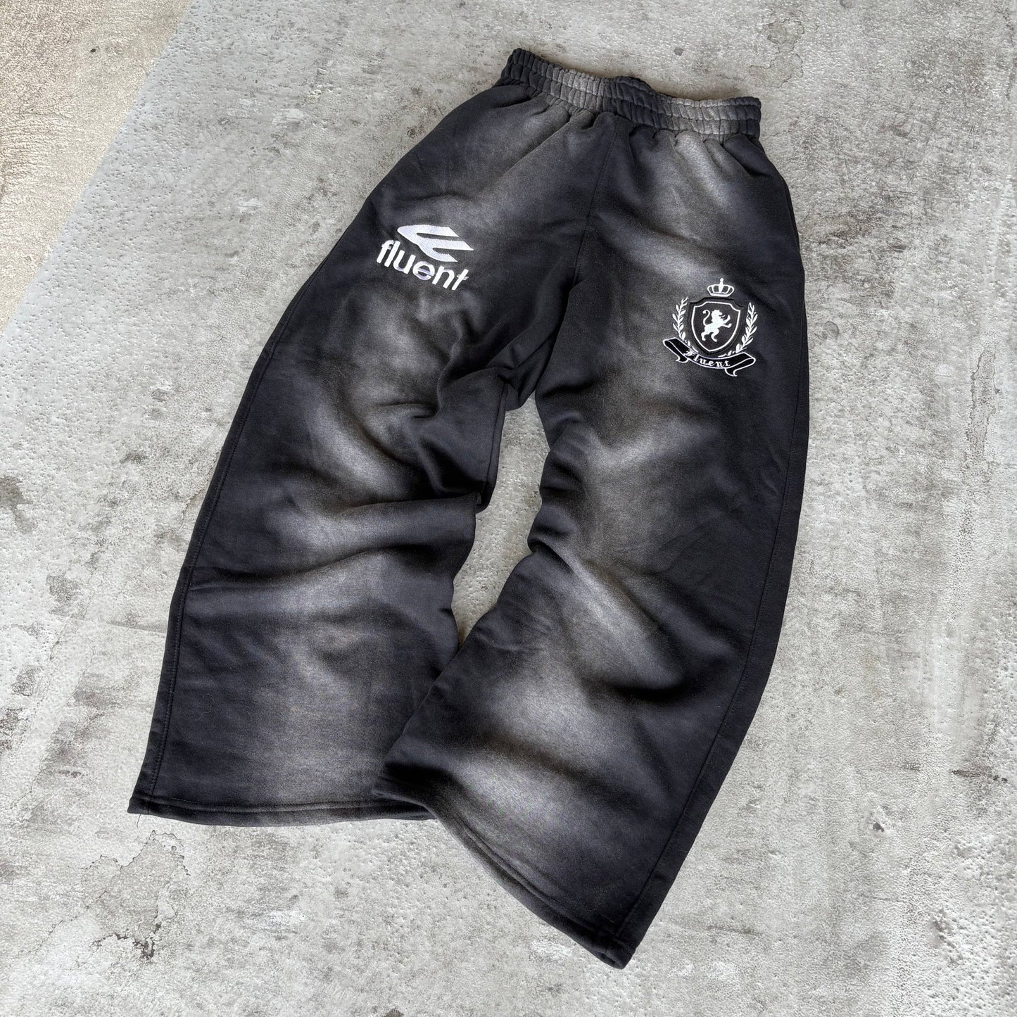 Crested Sweatpants Black